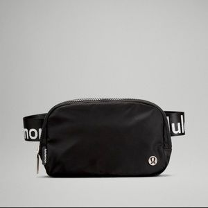 Lululemon NWT Everywhere Belt Bag Wordmark Black/White 1L